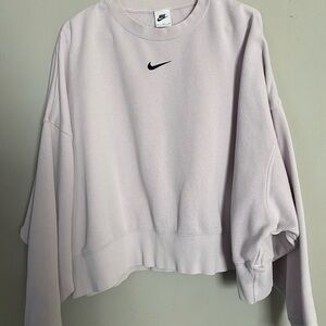 Nike Women's Light Purple Cropped Sweatshirt